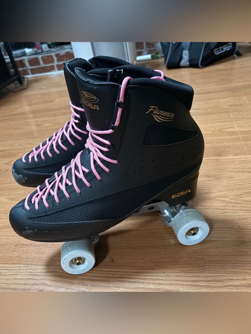 Edea Flamenco men’s Black Roller Skates.